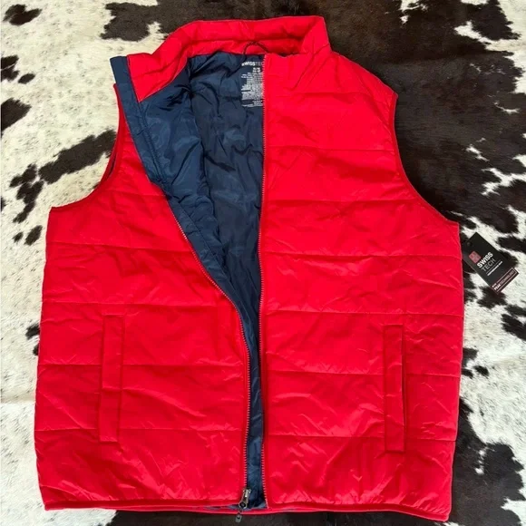 Swiss Tech Men's Bright Red Puffer Vest - Picture 2 of 4
